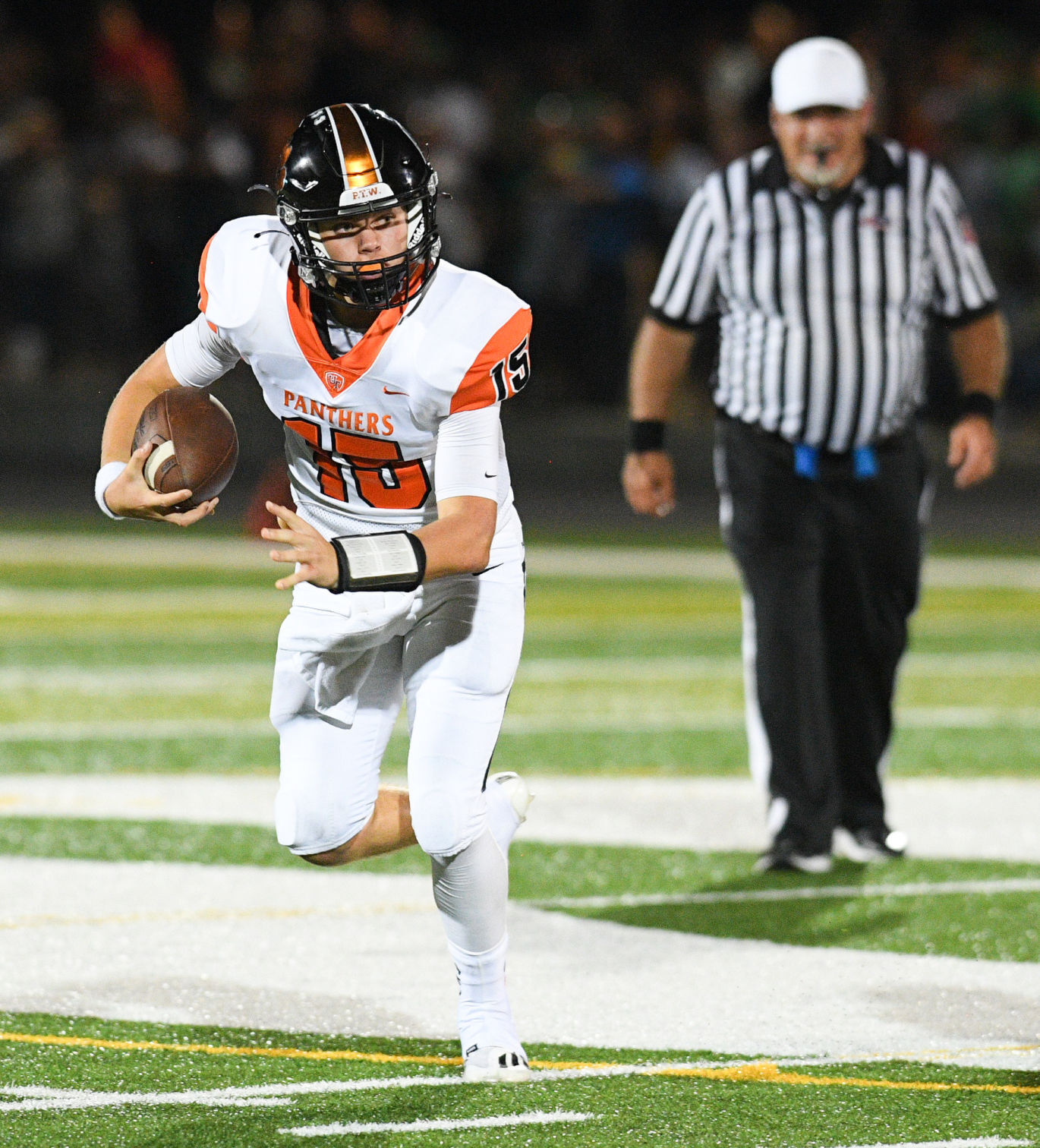 091021-qc-spt-ut-geneseo-fball-023